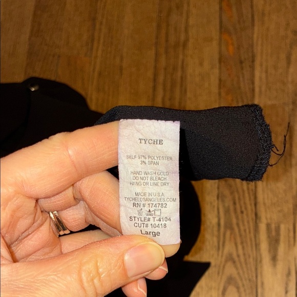 Vici Black Crop Tie-Front Tank Top - Picture 7 of 9